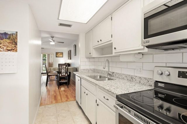 300 CLYDE LANE 209, Dunedin, FL 34698