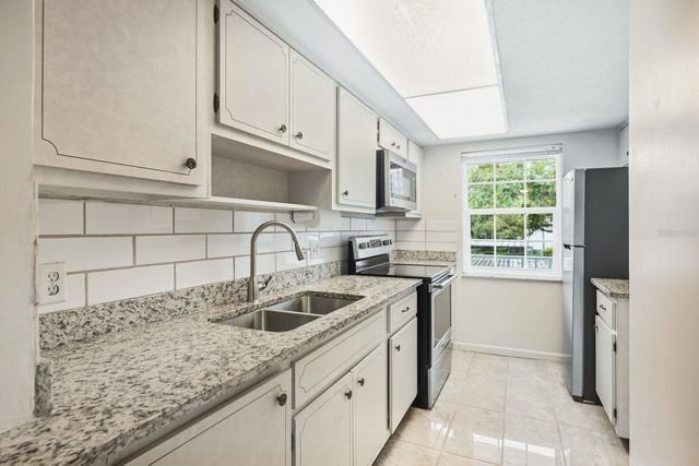300 CLYDE LANE 209, Dunedin, FL 34698