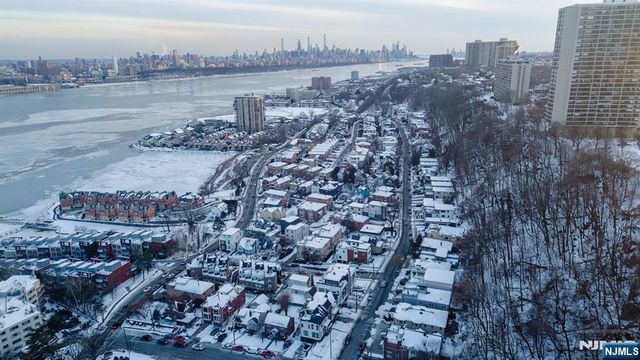 760 Undercliff, Edgewater, NJ 07020