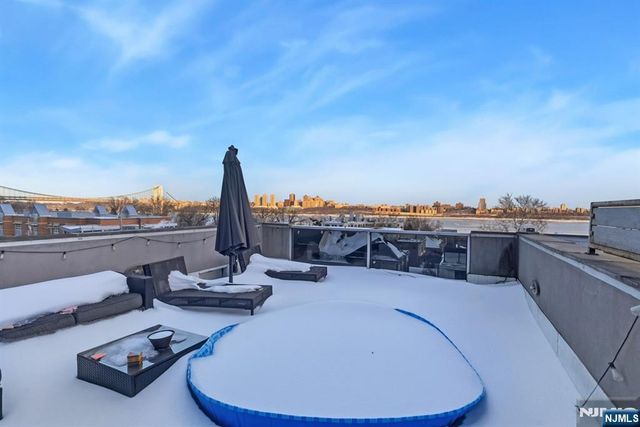 760 Undercliff, Edgewater, NJ 07020