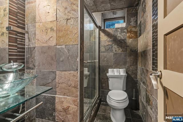 760 Undercliff, Edgewater, NJ 07020