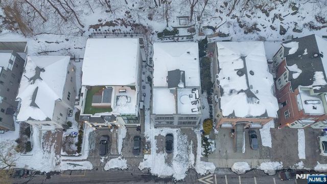 760 Undercliff, Edgewater, NJ 07020