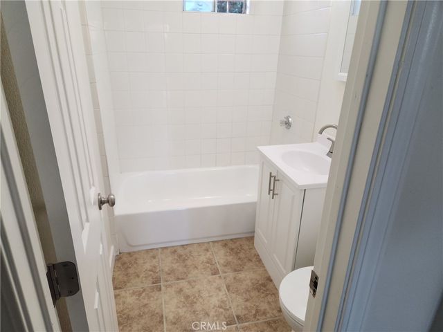 11100 S, New Hampshire, Los Angeles, CA 90044