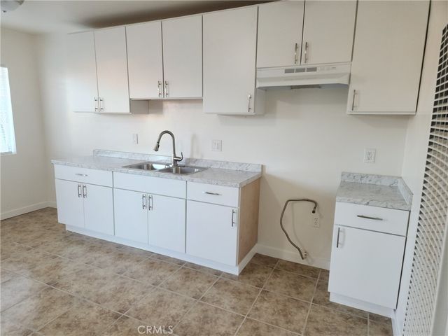 11100 S, New Hampshire, Los Angeles, CA 90044