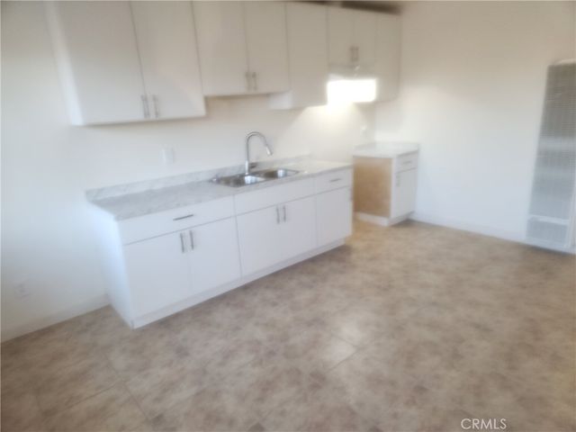 11100 S, New Hampshire, Los Angeles, CA 90044