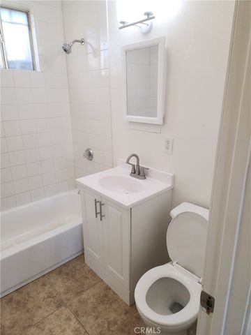 11100 S, New Hampshire, Los Angeles, CA 90044