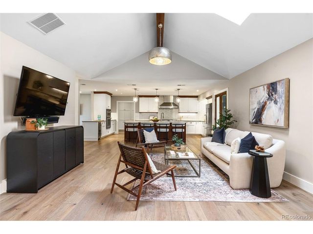 4285 S Hudson Pkwy, Englewood, CO 80113