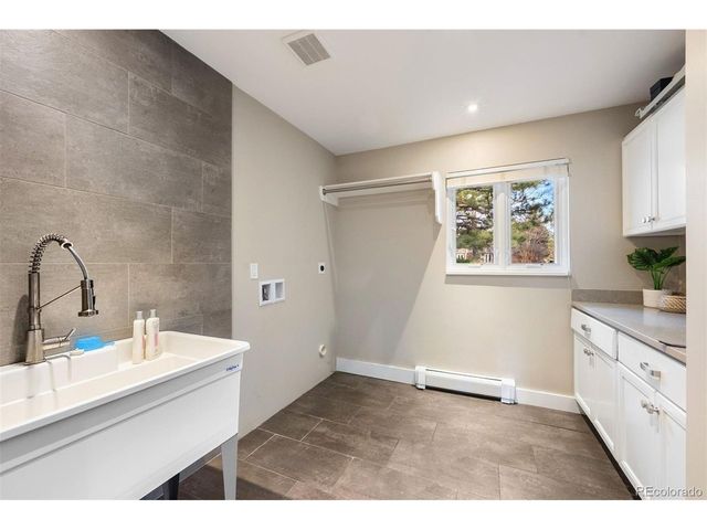 4285 S Hudson Pkwy, Englewood, CO 80113