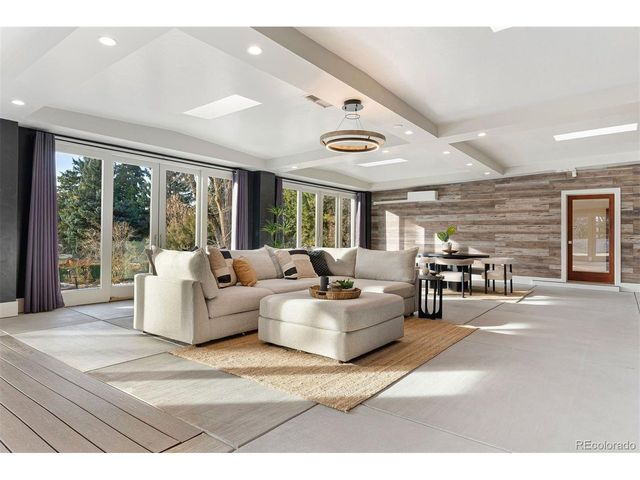 4285 S Hudson Pkwy, Englewood, CO 80113