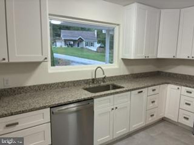 65 BUNKER LN, Etters, PA 17319