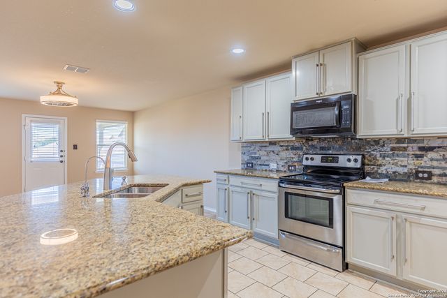 1744 EMERALD EDGE, San Antonio, TX 78245