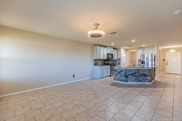 1744 EMERALD EDGE, San Antonio, TX 78245