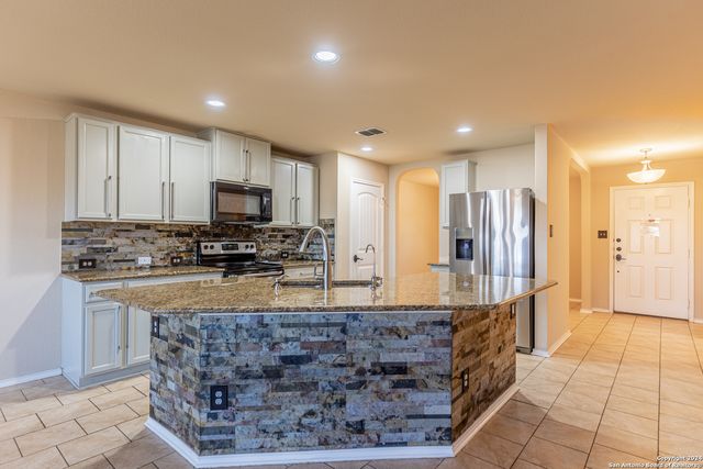 1744 EMERALD EDGE, San Antonio, TX 78245