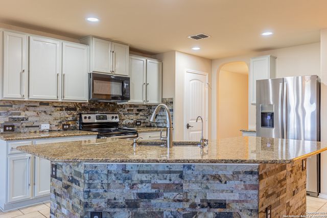 1744 EMERALD EDGE, San Antonio, TX 78245