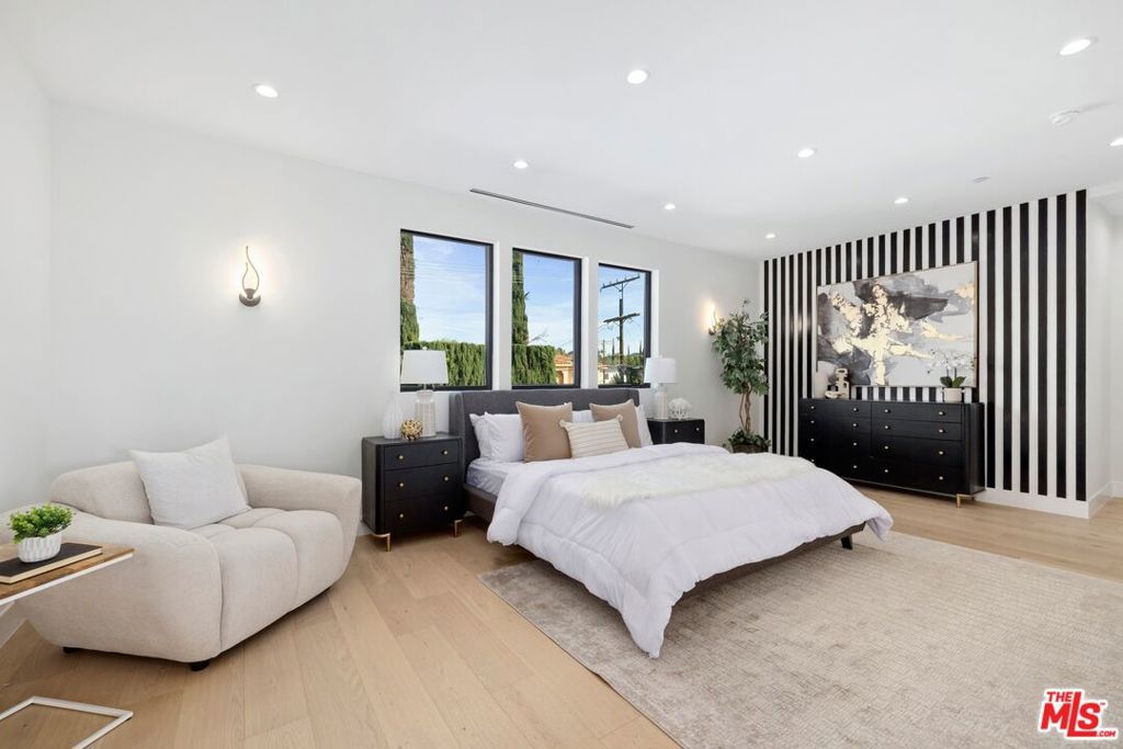 Image 19 of property listing at 5012 Enfield Avenue, Encino, CA 91316