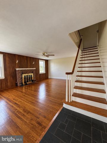7329 DUNGAN RD, Philadelphia, PA 19111