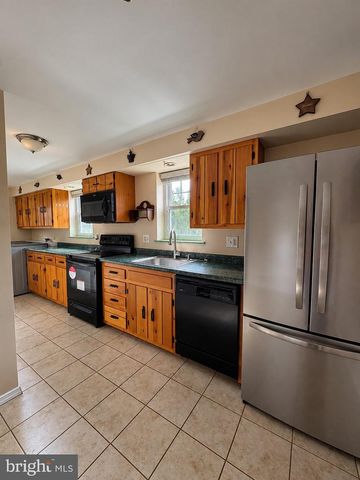 7329 DUNGAN RD, Philadelphia, PA 19111