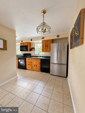 7329 DUNGAN RD, Philadelphia, PA 19111