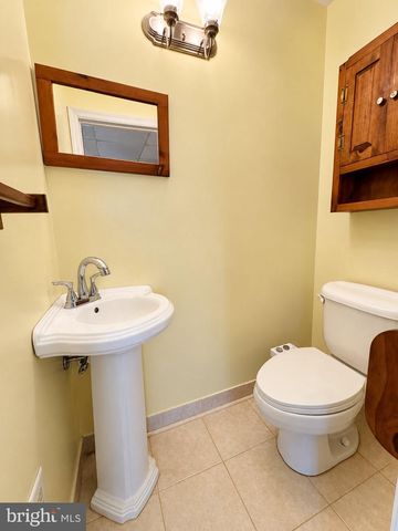 7329 DUNGAN RD, Philadelphia, PA 19111