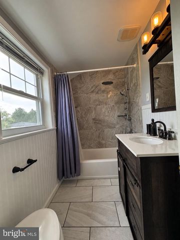 7329 DUNGAN RD, Philadelphia, PA 19111