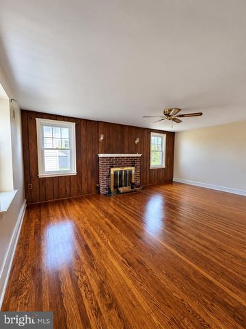 7329 DUNGAN RD, Philadelphia, PA 19111