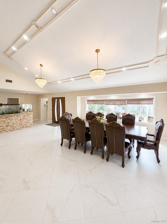 886 Woodmere Drive, Valley Stream, NY 11581 — photo 4