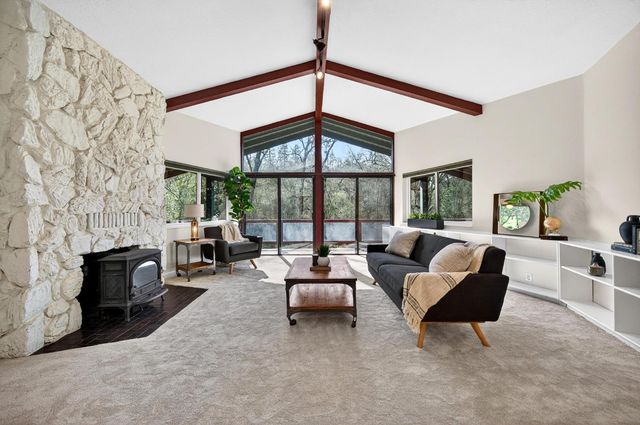 2468 Oakvale Dr., Shingle Springs, CA 95682