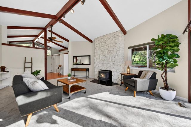 2468 Oakvale Dr., Shingle Springs, CA 95682