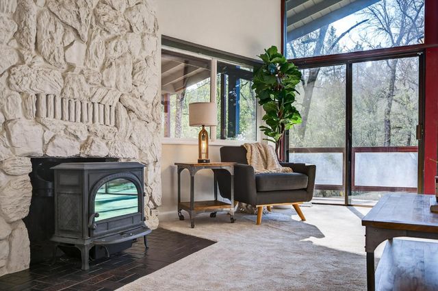 2468 Oakvale Dr., Shingle Springs, CA 95682