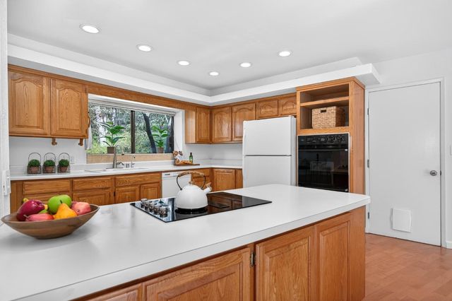 2468 Oakvale Dr., Shingle Springs, CA 95682