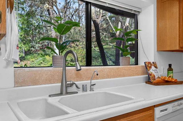 2468 Oakvale Dr., Shingle Springs, CA 95682