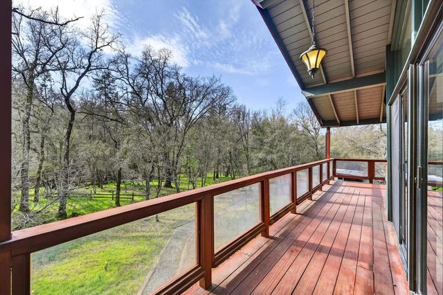 2468 Oakvale Dr., Shingle Springs, CA 95682