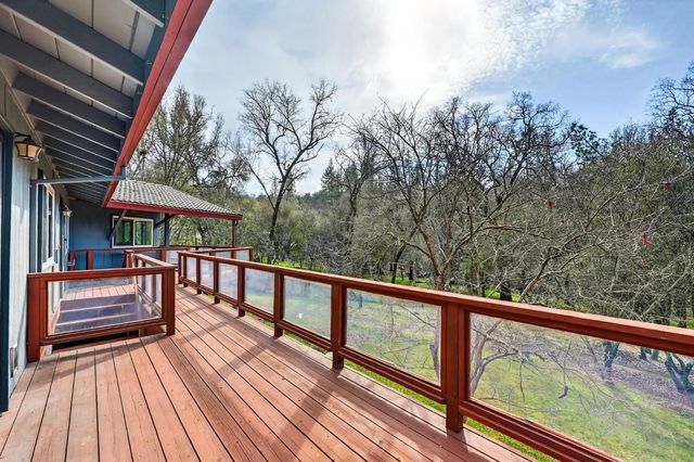 2468 Oakvale Dr., Shingle Springs, CA 95682