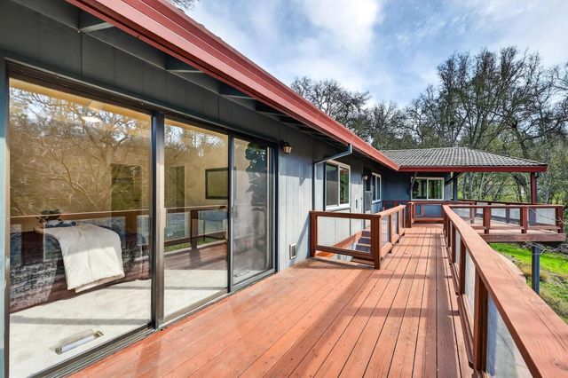 2468 Oakvale Dr., Shingle Springs, CA 95682