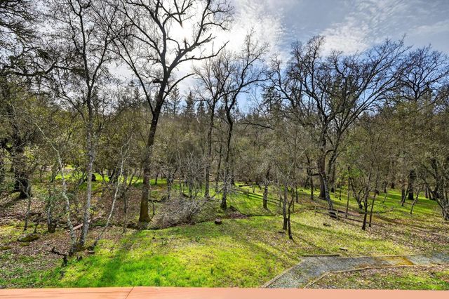 2468 Oakvale Dr., Shingle Springs, CA 95682