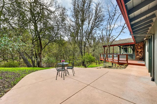 2468 Oakvale Dr., Shingle Springs, CA 95682
