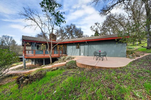 2468 Oakvale Dr., Shingle Springs, CA 95682