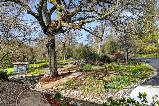 2468 Oakvale Dr., Shingle Springs, CA 95682