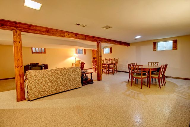 853 Dorset Drive, Wheaton, IL 60189