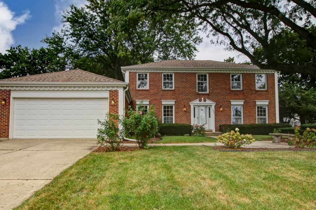 853 Dorset Drive, Wheaton, IL 60189