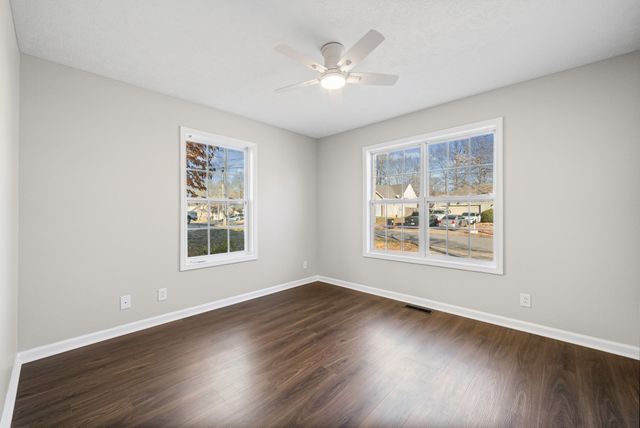 3329 S Senseney Cir, Clarksville, TN 37042