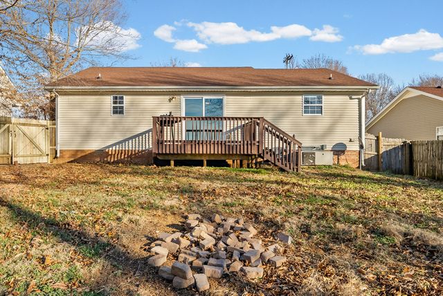 3329 S Senseney Cir, Clarksville, TN 37042