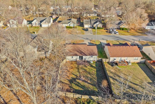 3329 S Senseney Cir, Clarksville, TN 37042