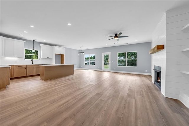 25 Lookout Dr, Winchester, TN 37398