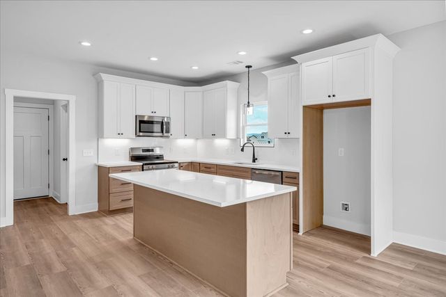 25 Lookout Dr, Winchester, TN 37398