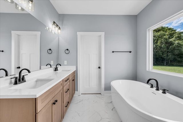 25 Lookout Dr, Winchester, TN 37398