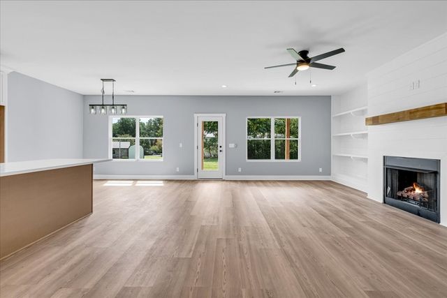 25 Lookout Dr, Winchester, TN 37398