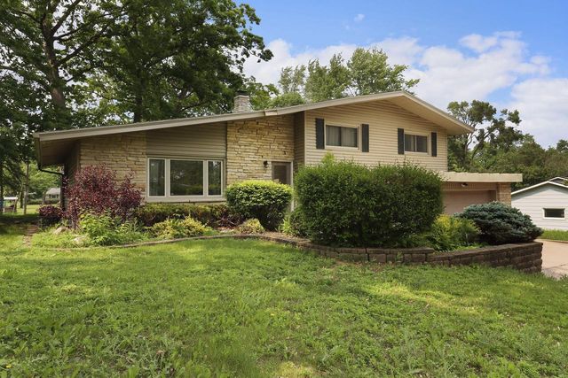 5475 Olympia DRIVE, Greendale, WI 53129