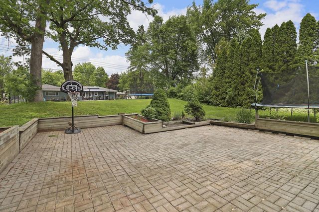 5475 Olympia DRIVE, Greendale, WI 53129