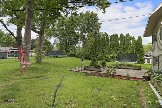 5475 Olympia DRIVE, Greendale, WI 53129